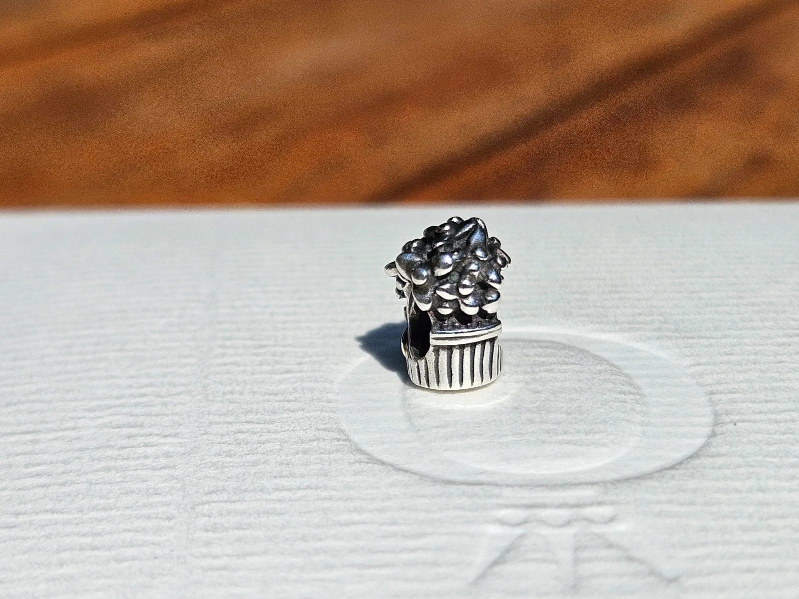 Buquê de pingentes Pandora em ouro bicor 14k – photo 3
